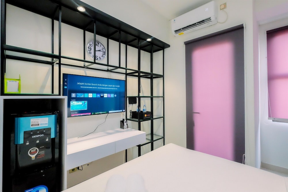 Cozy Stay Studio Transpark Cibubur Apartment