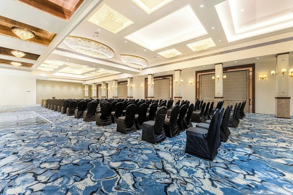 Photo - Treebo Premium Nagpur Automotive Square