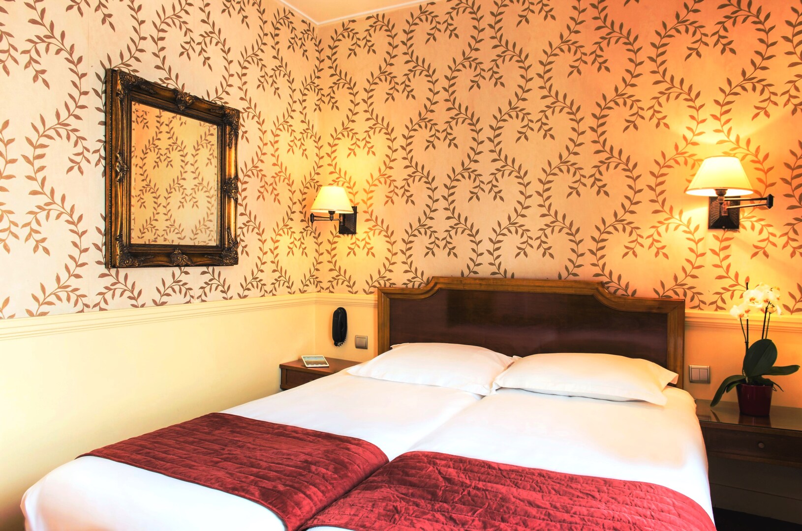 Photo - Hôtel du Théâtre by Patrick Hayat