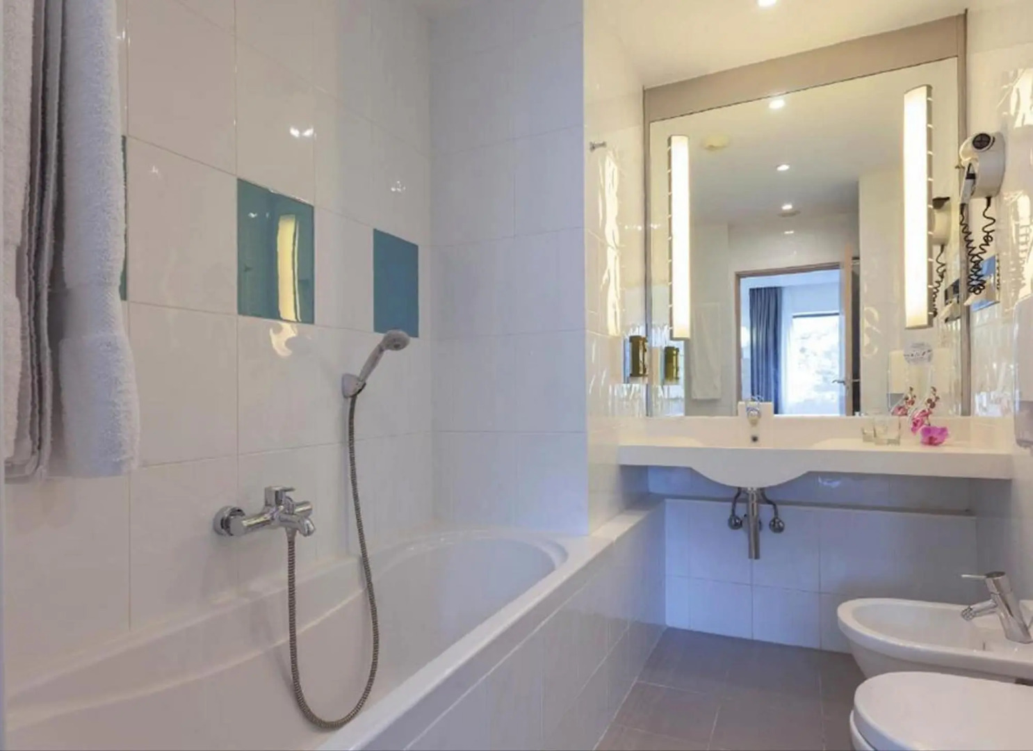 Photo - Hotel Puerta de Bilbao