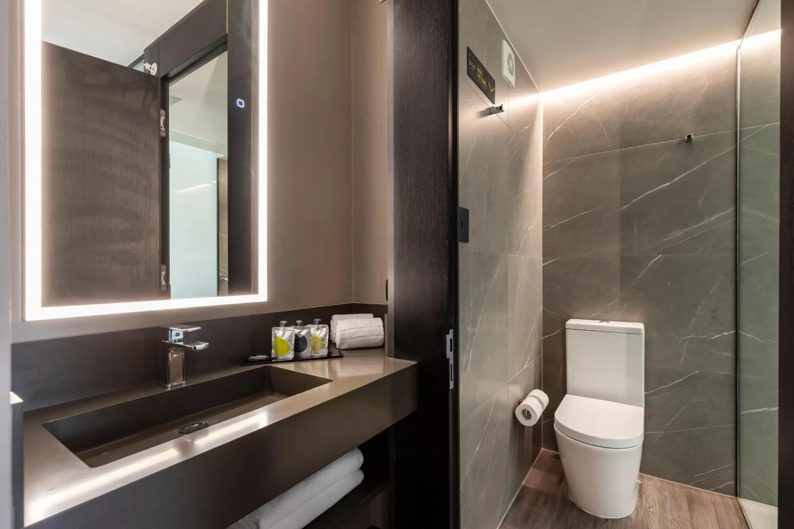 Foto - Ola Santiago Providencia, Tapestry Collection by Hilton