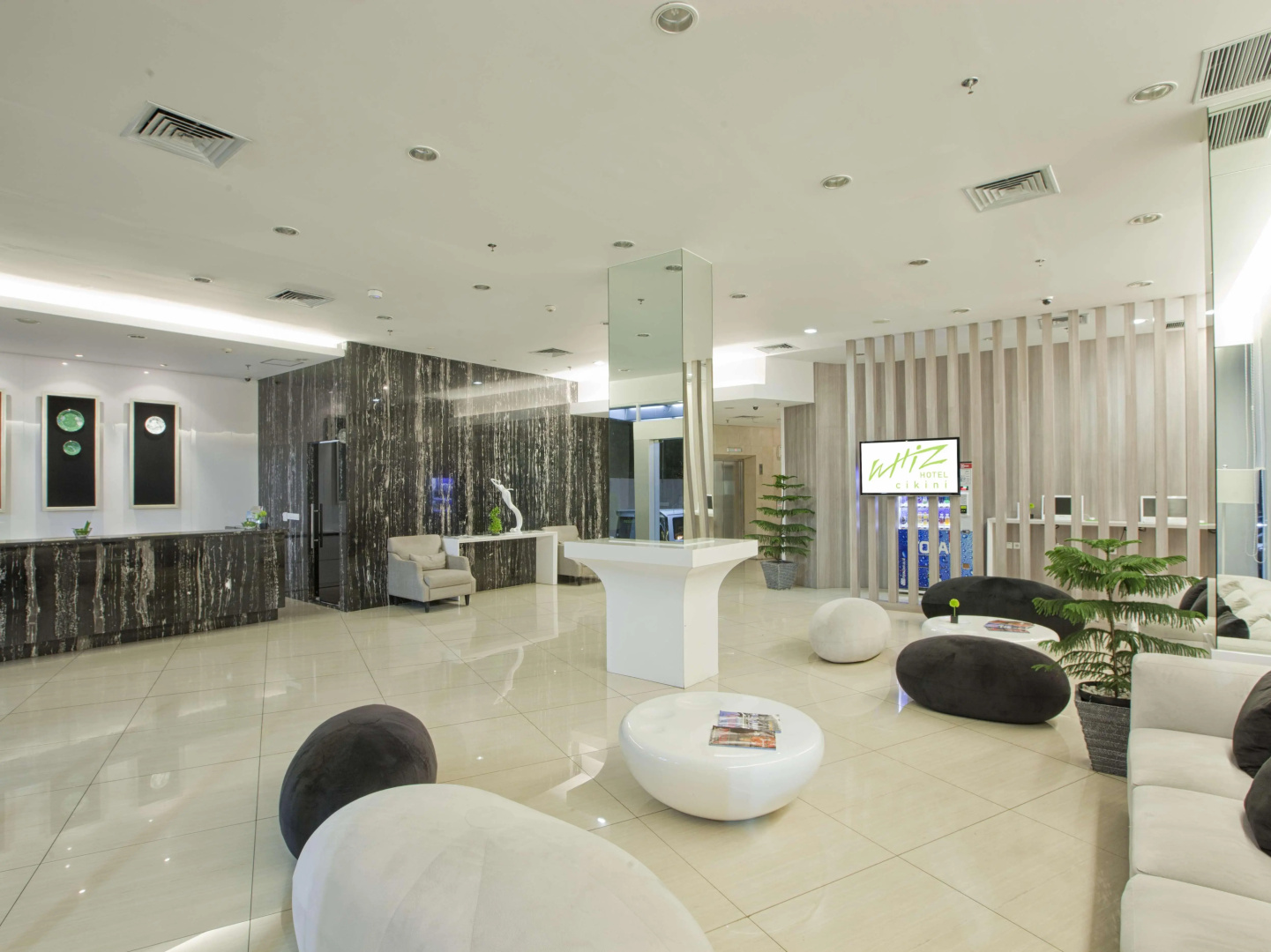 Photo - Whiz Hotel Cikini Jakarta