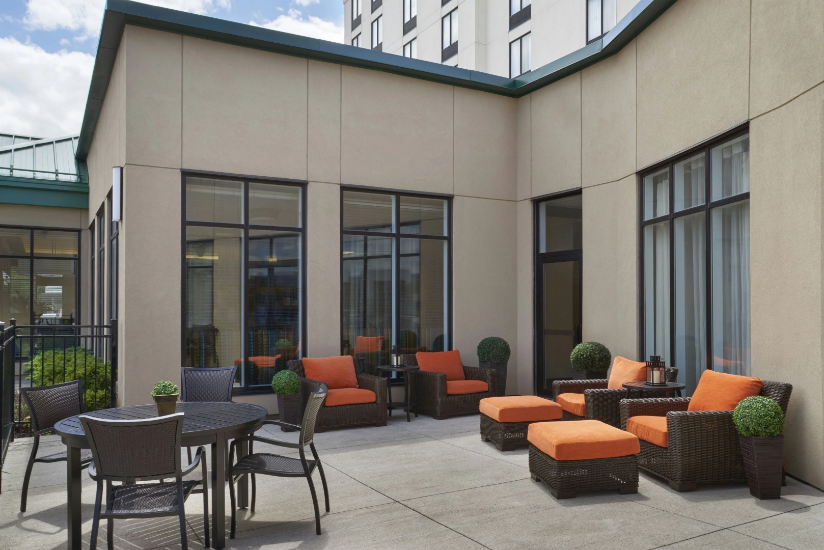 Photo - Hilton Garden Inn Toronto Airport West/Mississauga