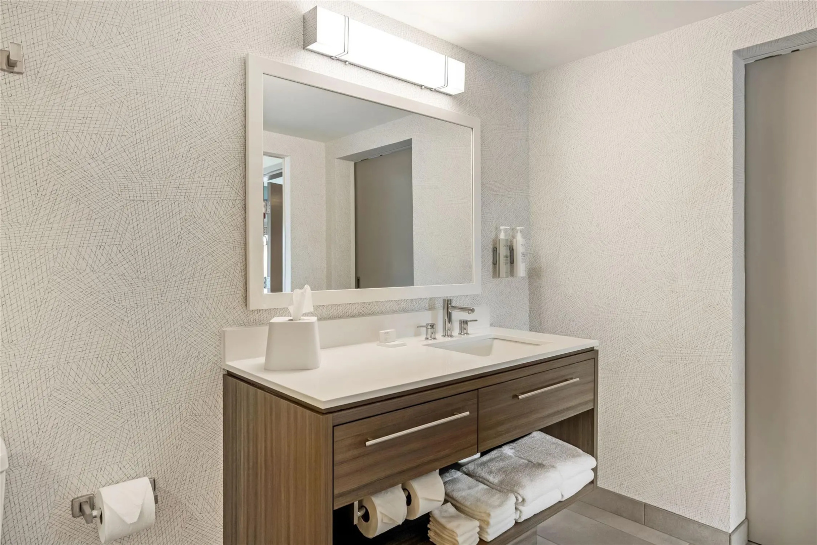 Photo - Home2 Suites By Hilton Madison East
