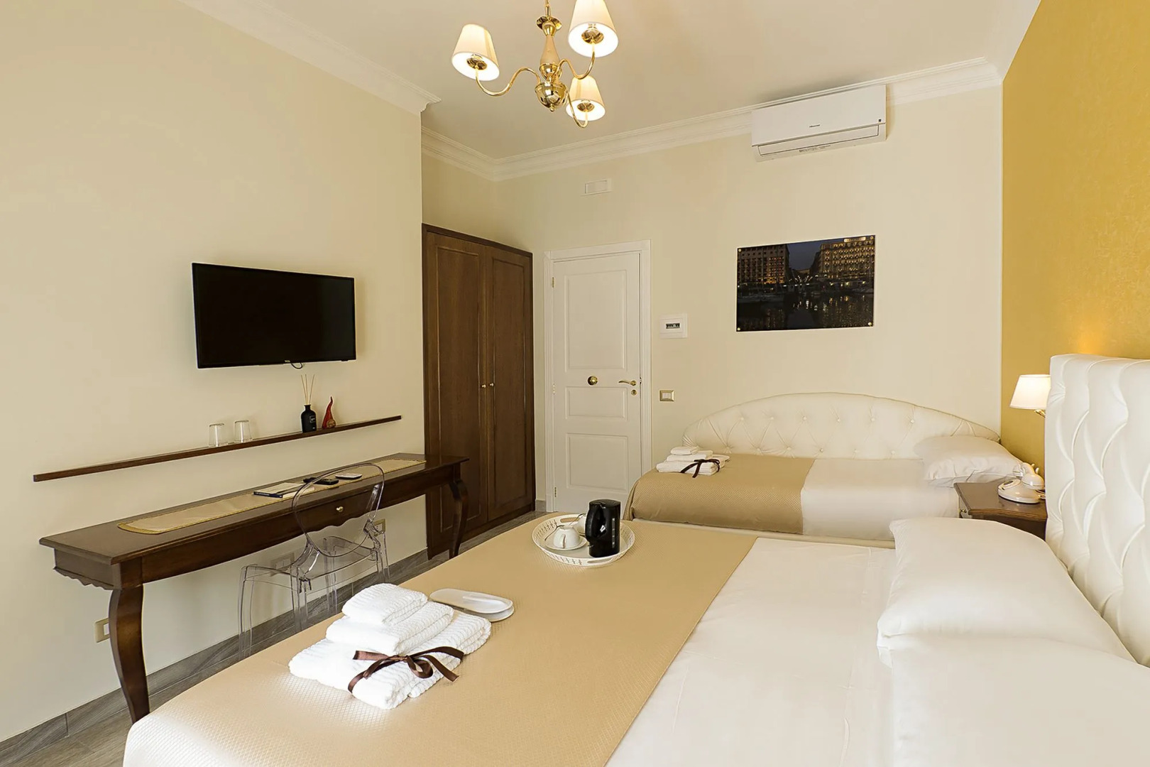 Photo - NeapolitanTrips Hotel