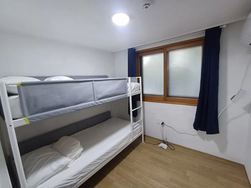 Photo - Ocean's Guesthouse - foreigners only