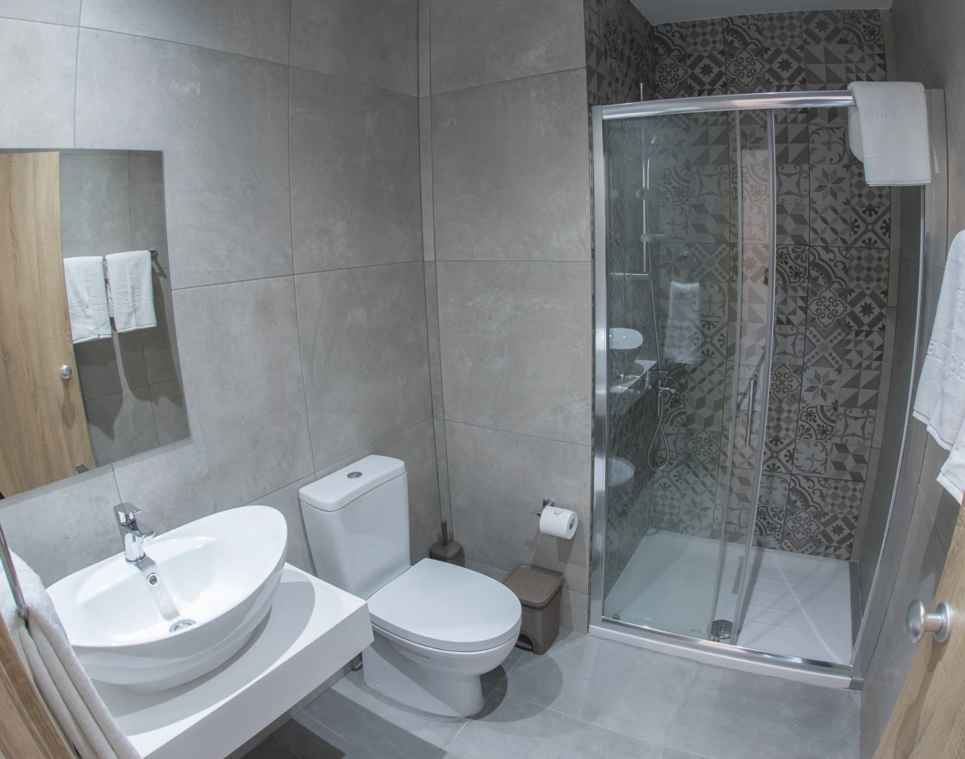 Photo - Bohemian Gardens Hotel