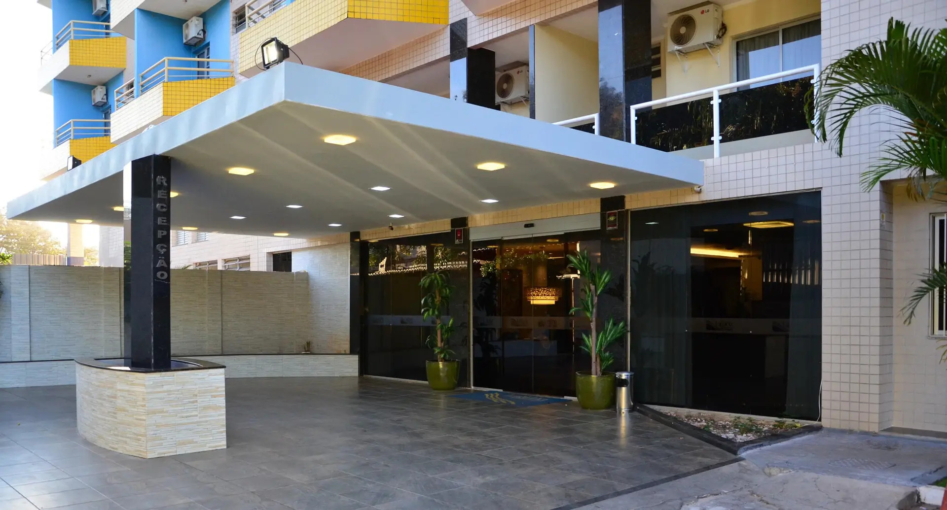 Photo - Laguna Plaza Hotel