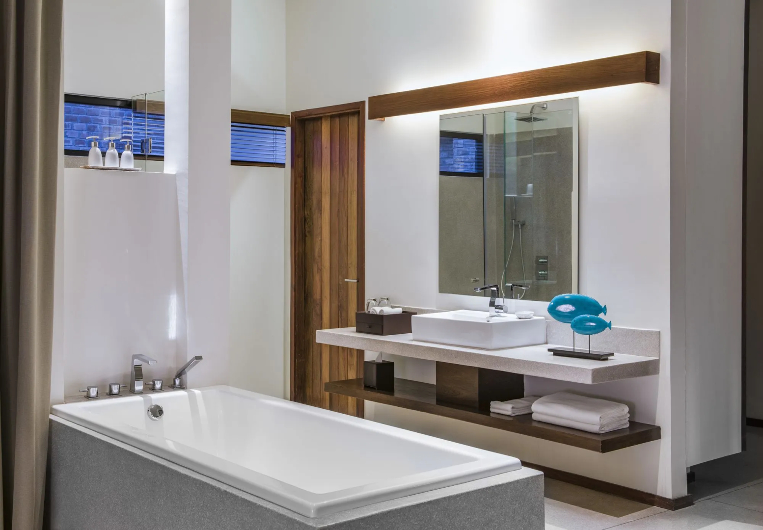 Photo - The Aviary Hotel