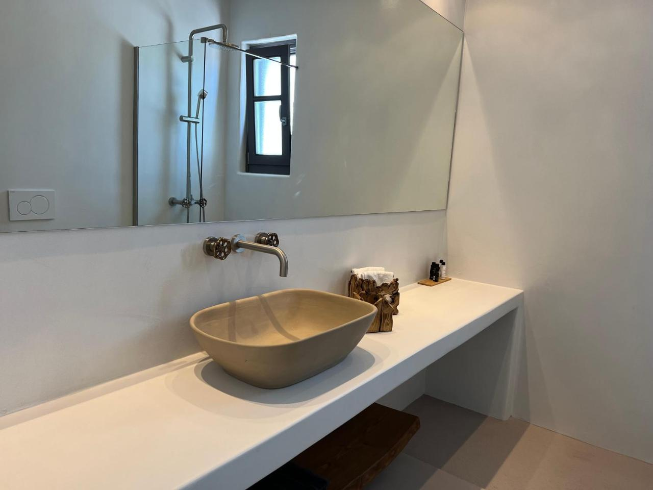 Zetine Suites Sikinos, Bild 8 von 21