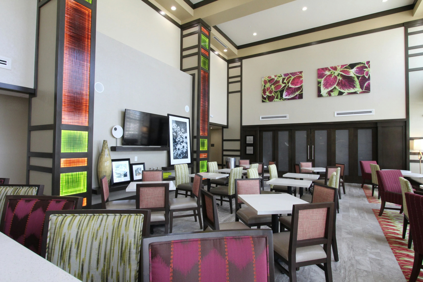 Photo - Hampton Inn & Suites Dallas Market Center