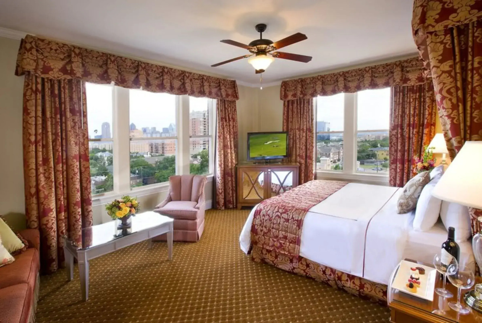 Photo - Warwick Melrose Hotel