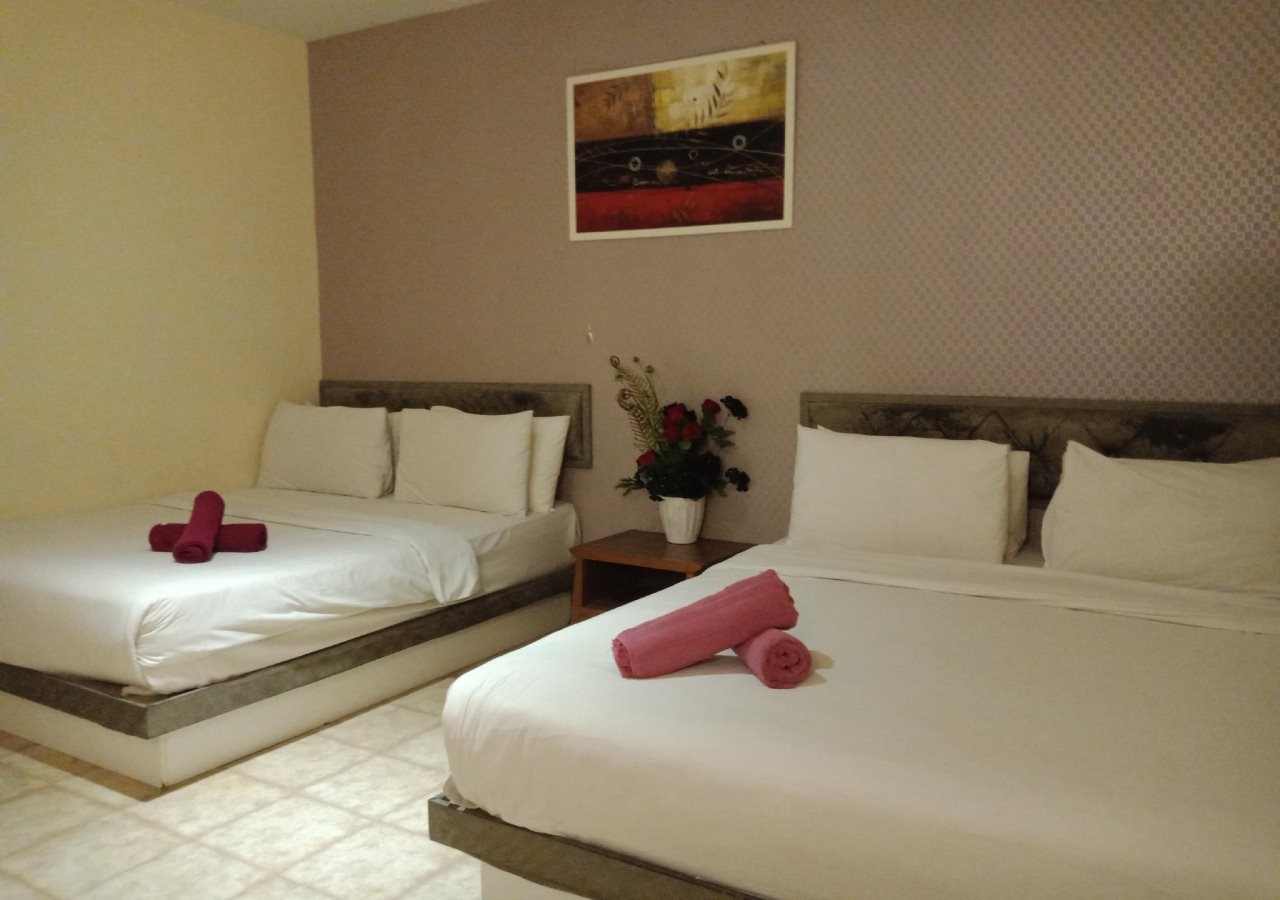 Hotel 77