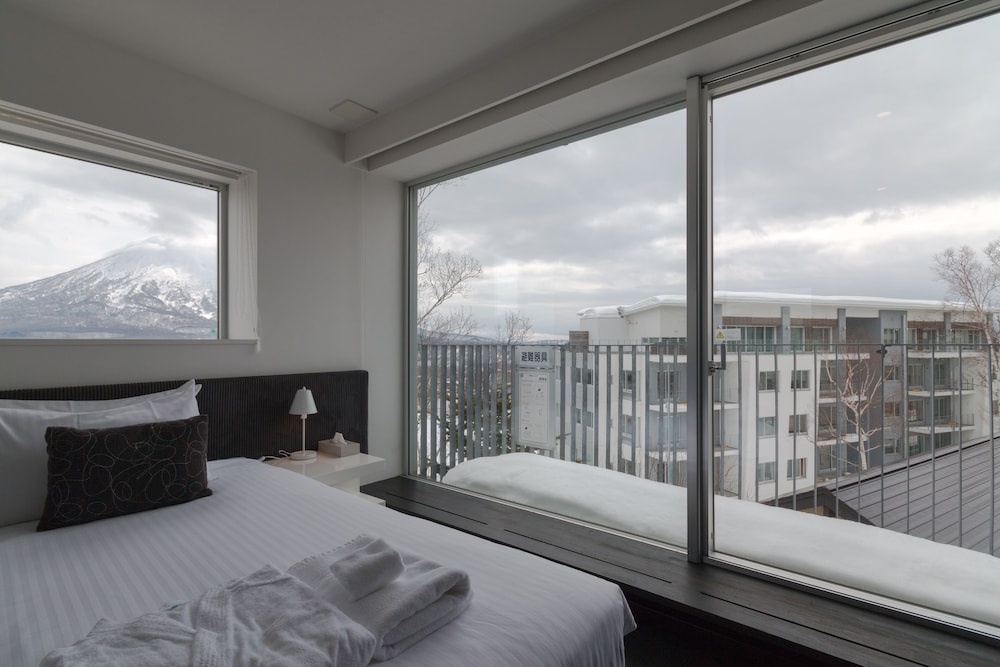 Kira Kira Suites by H2 Life