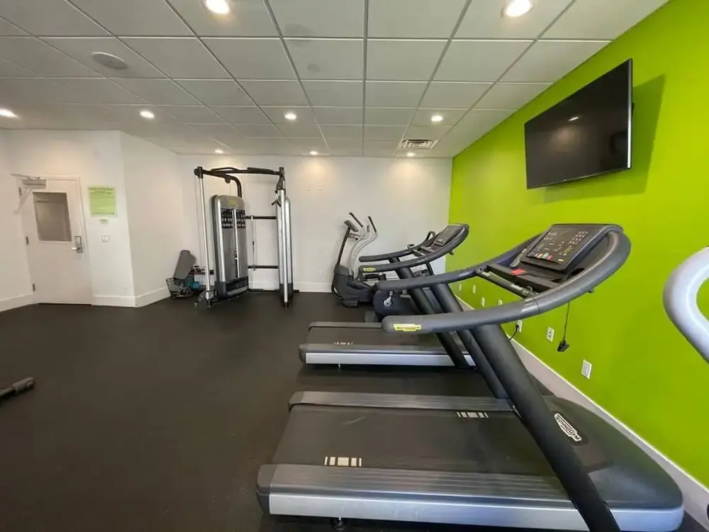 Photo - Newly Room in cozy hotel with Super location to the Parks