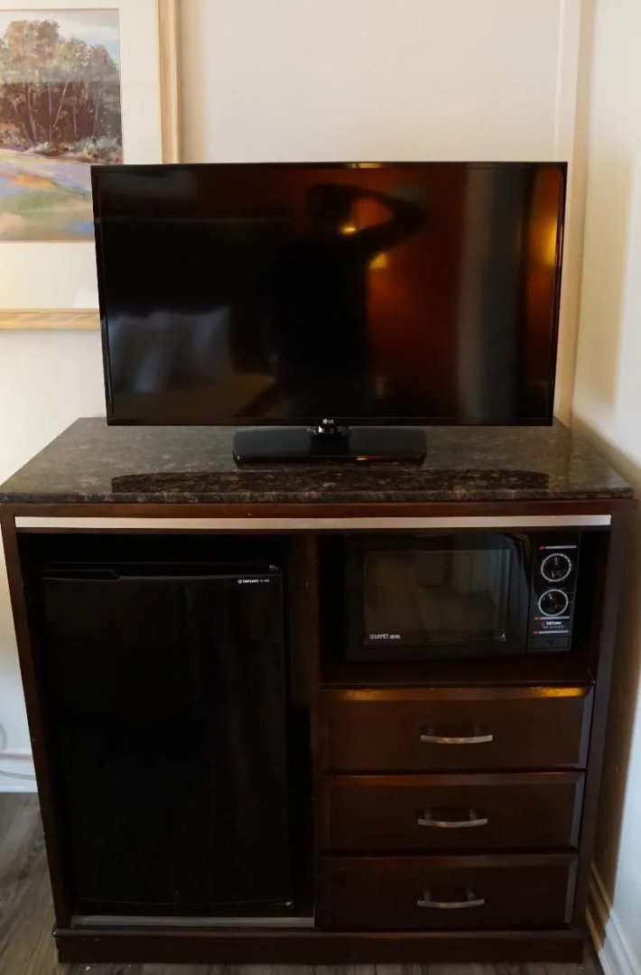 Photo - Redondo Inn and Suites