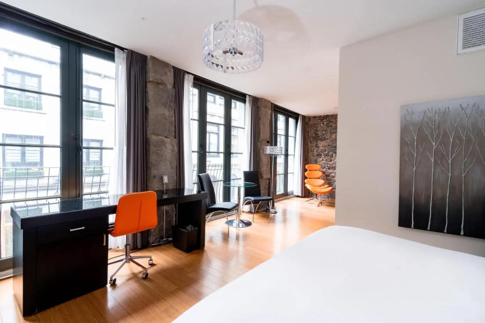 Photo - Le Petit Hôtel Vieux-Montréal - Saint-Paul by Gray Collection