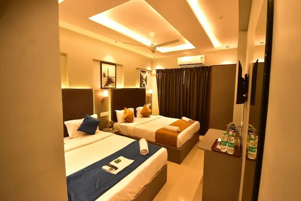 Photo - Dhanvantari Luxury Hotel Near Kokilaben Dhirubhai Ambani Hospital Mumbai