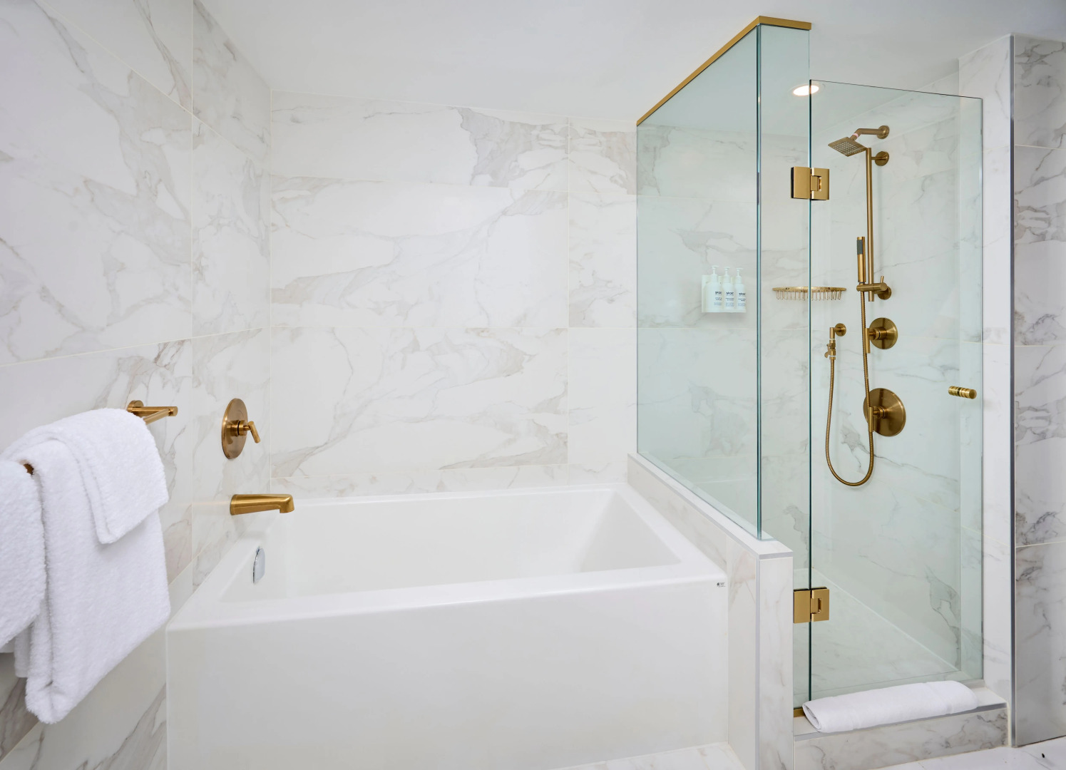 Photo - Pantages Hotel Toronto Centre