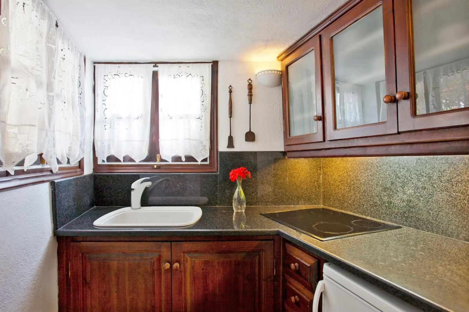Photo - Alexander's Suites