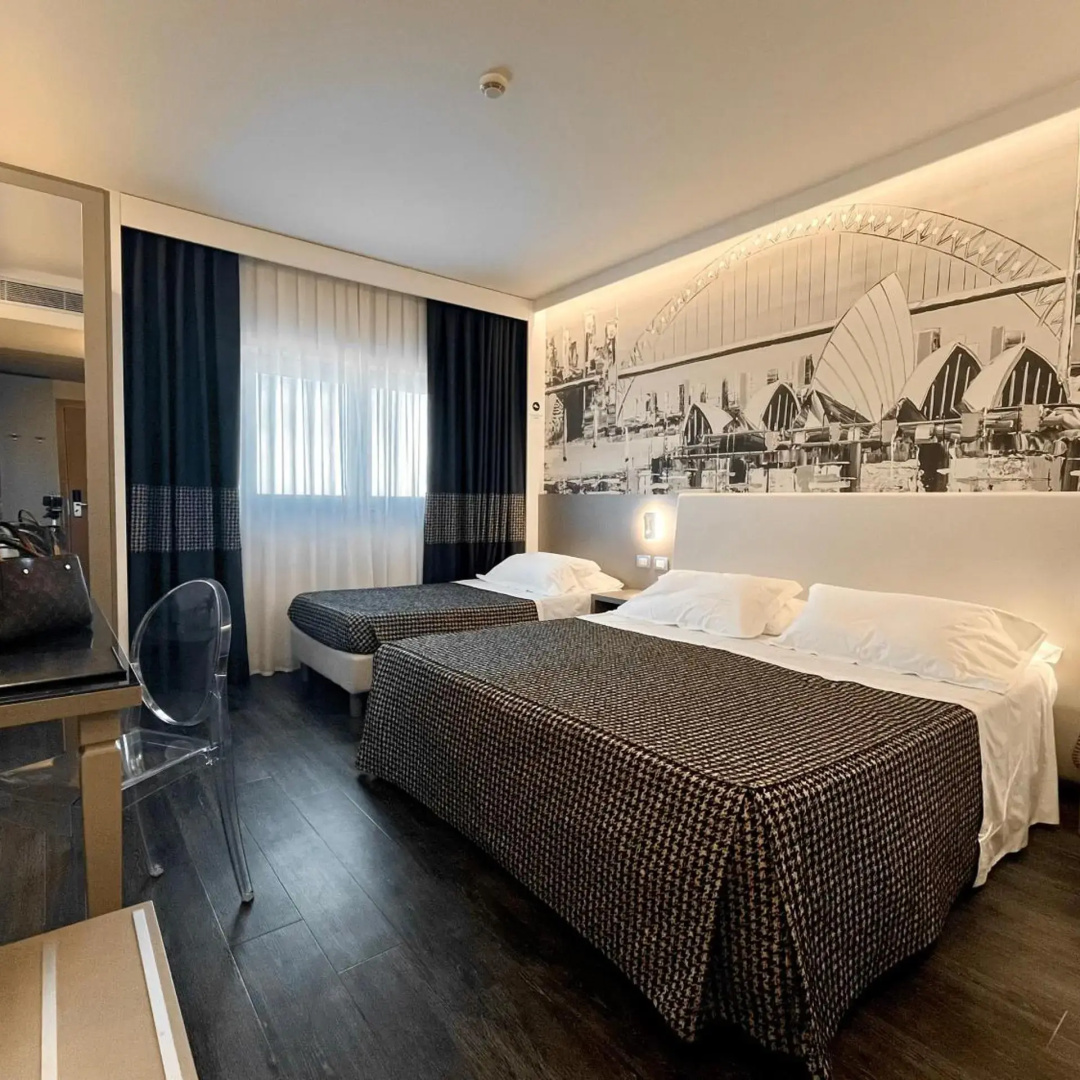 Photo - The Sydney Hotel