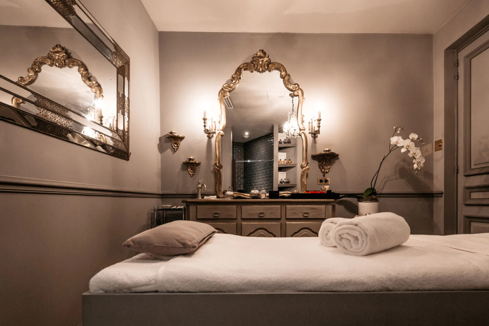 Photo - Saint James Paris