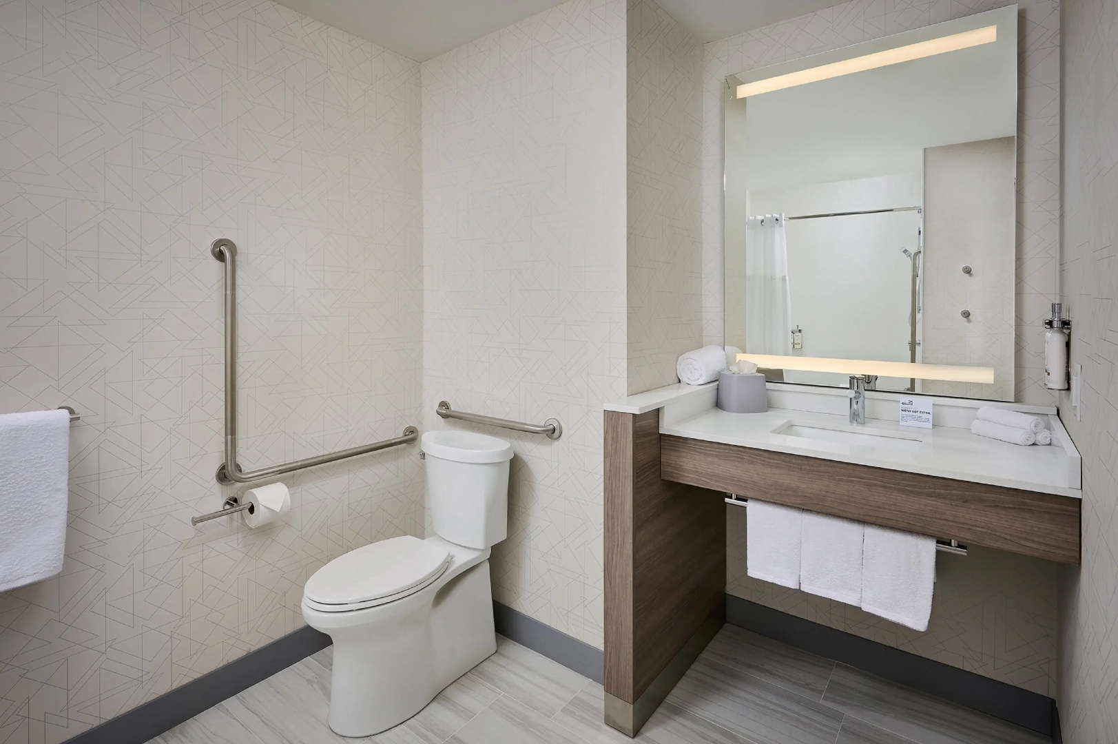 Photo - Holiday Inn Express Hamilton Upper James by IHG