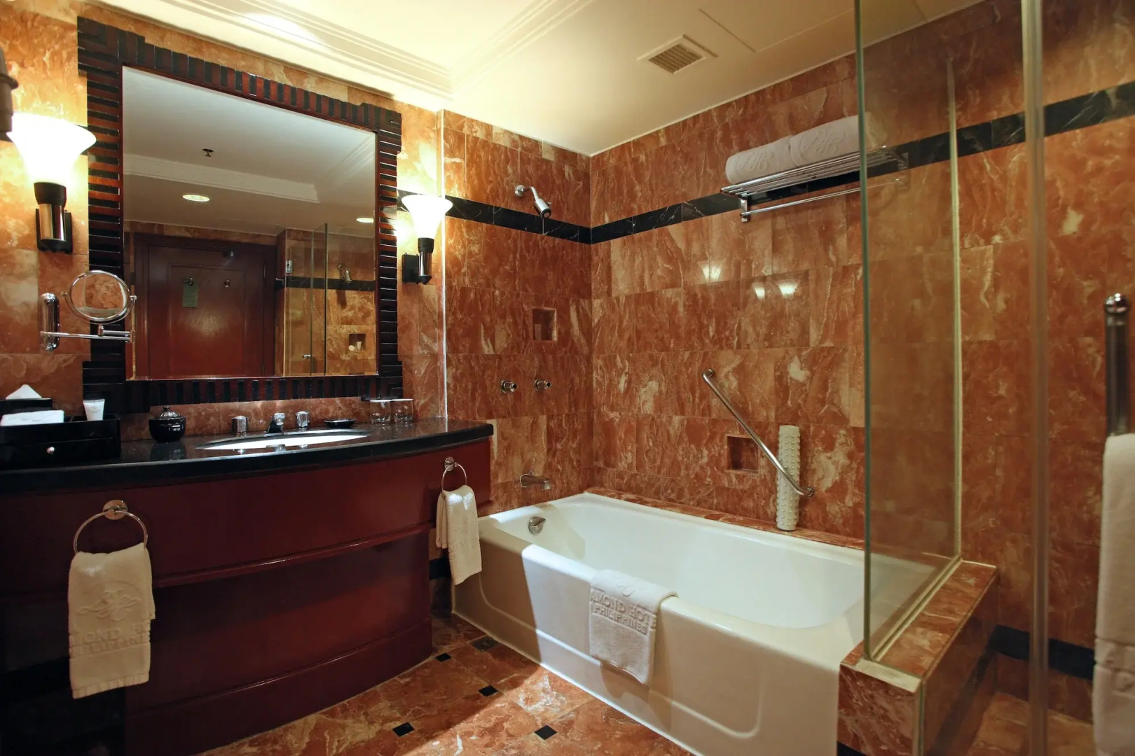 Photo - Diamond Hotel Philippines