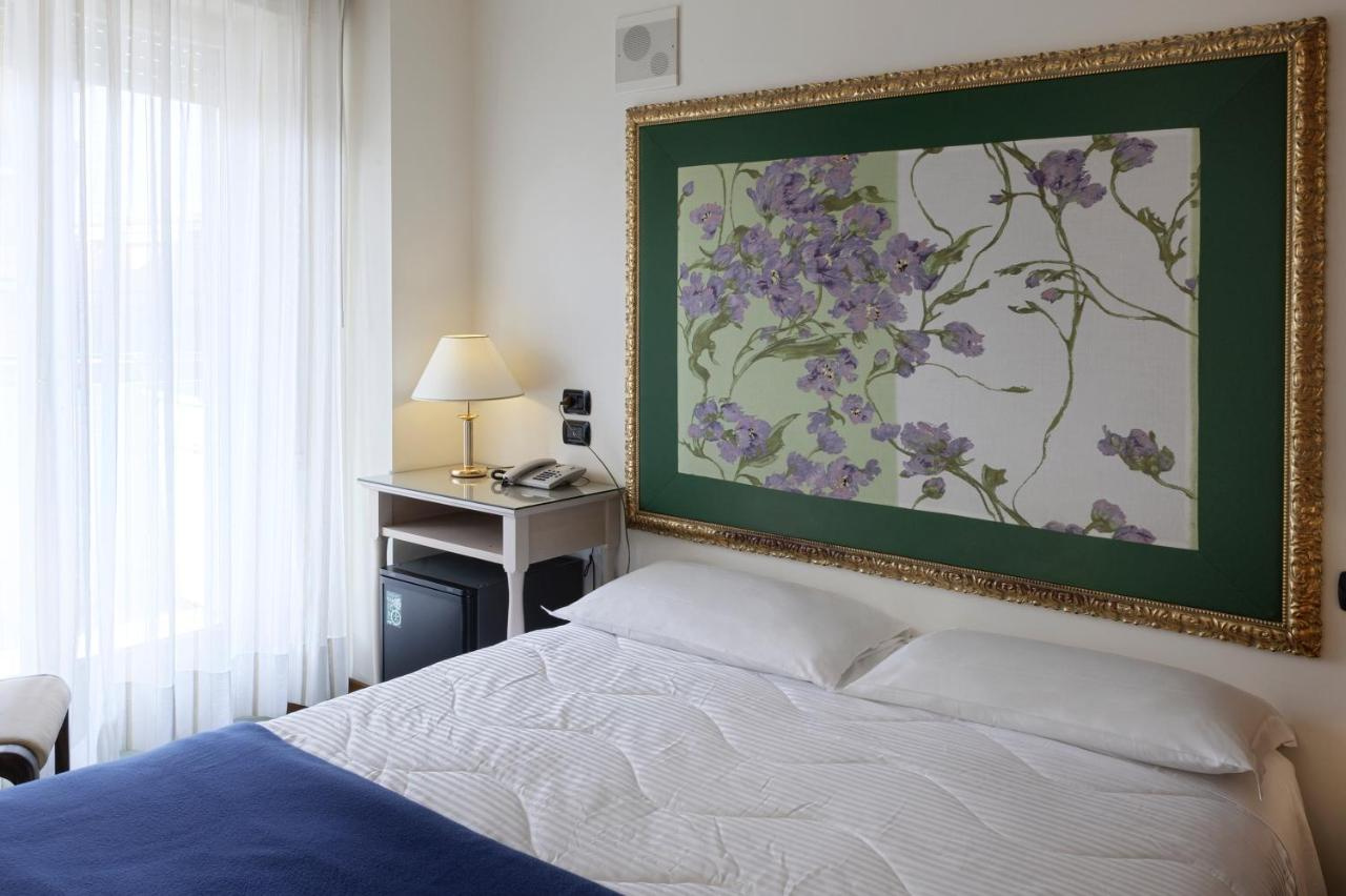 Photo - International Hotel & Suite