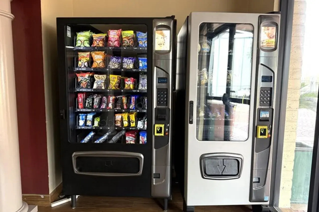 Photo - Red Roof Inn & Suites Houston- Hobby Airport