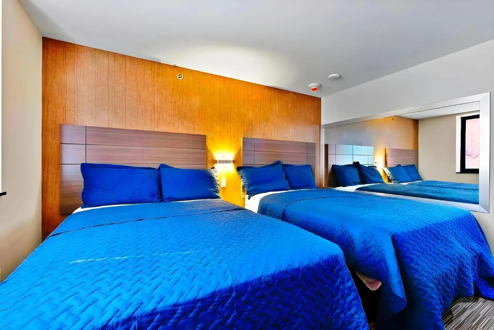Photo - Casa Blanca Hotel Brooklyn
