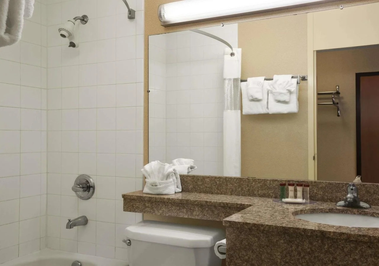 Foto - HomeTowne Studios by Red Roof & Conference Center Cortland