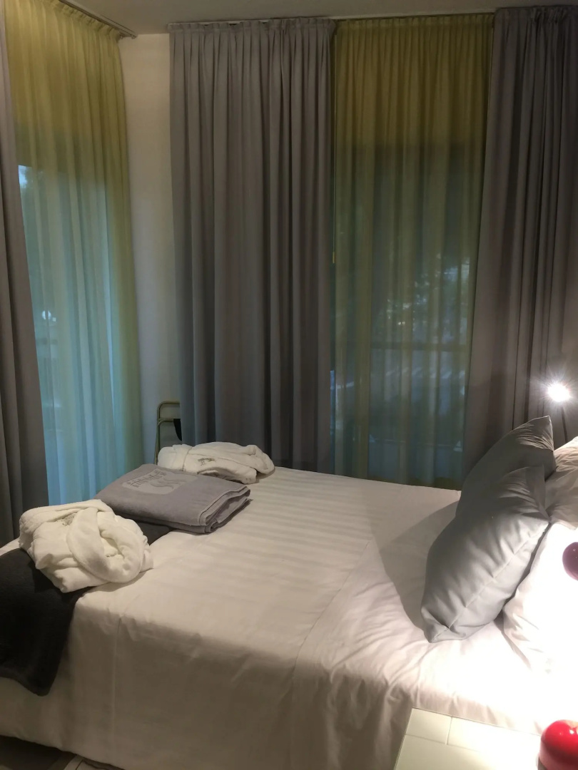 Photo - Monaco Suites Hotel