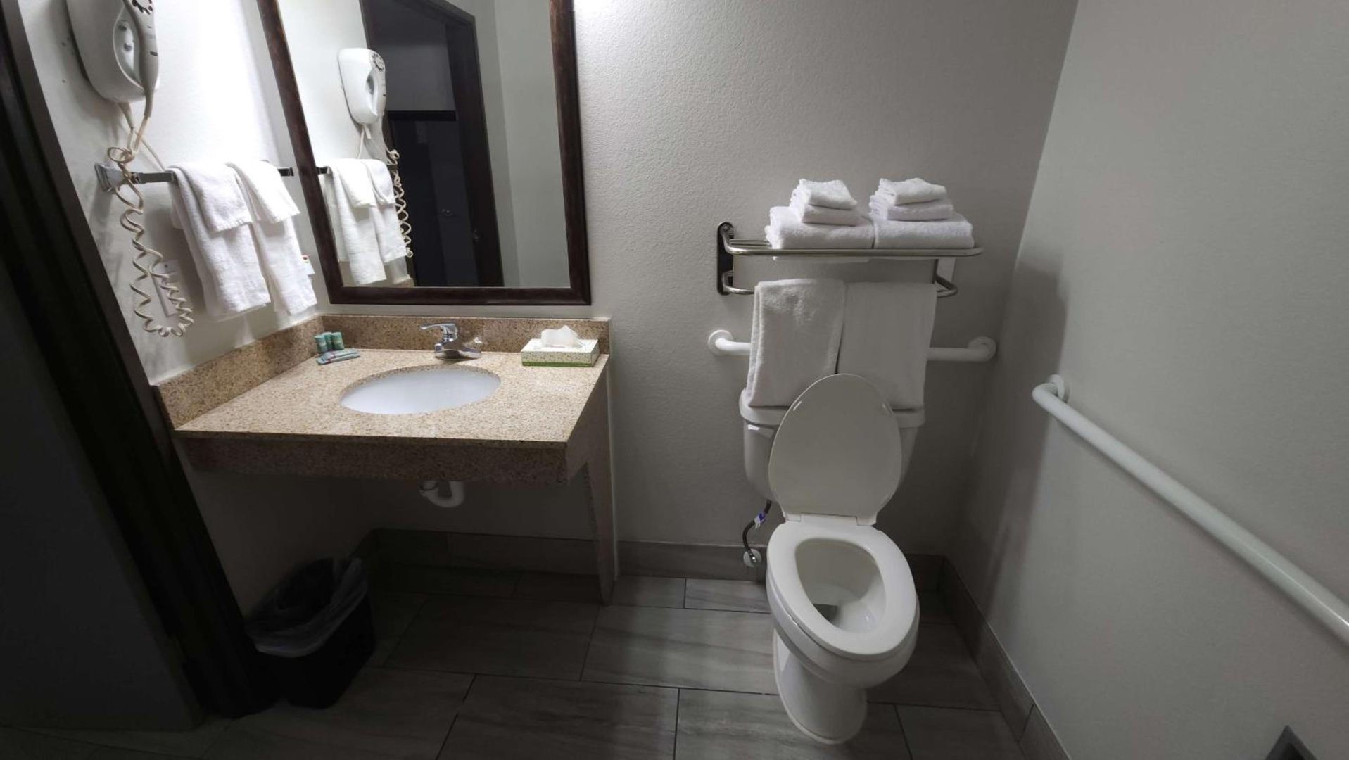 Photo - Comfort Inn West Valley - Salt Lake City South