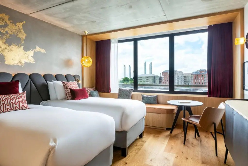 Photo - Renaissance Bordeaux Hotel