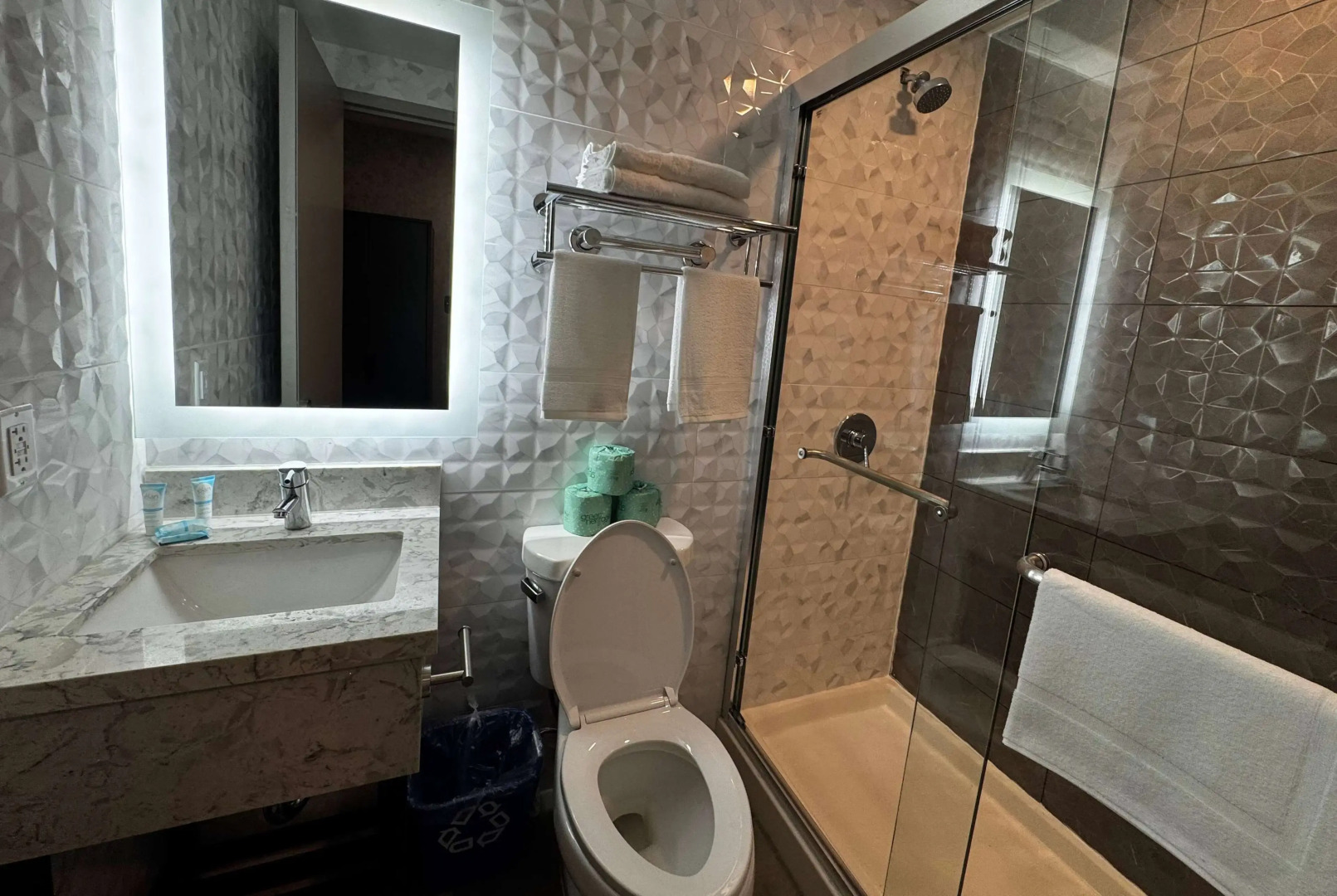 Foto - Super 8 by Wyndham Brooklyn Fulton Street Broadway Junction