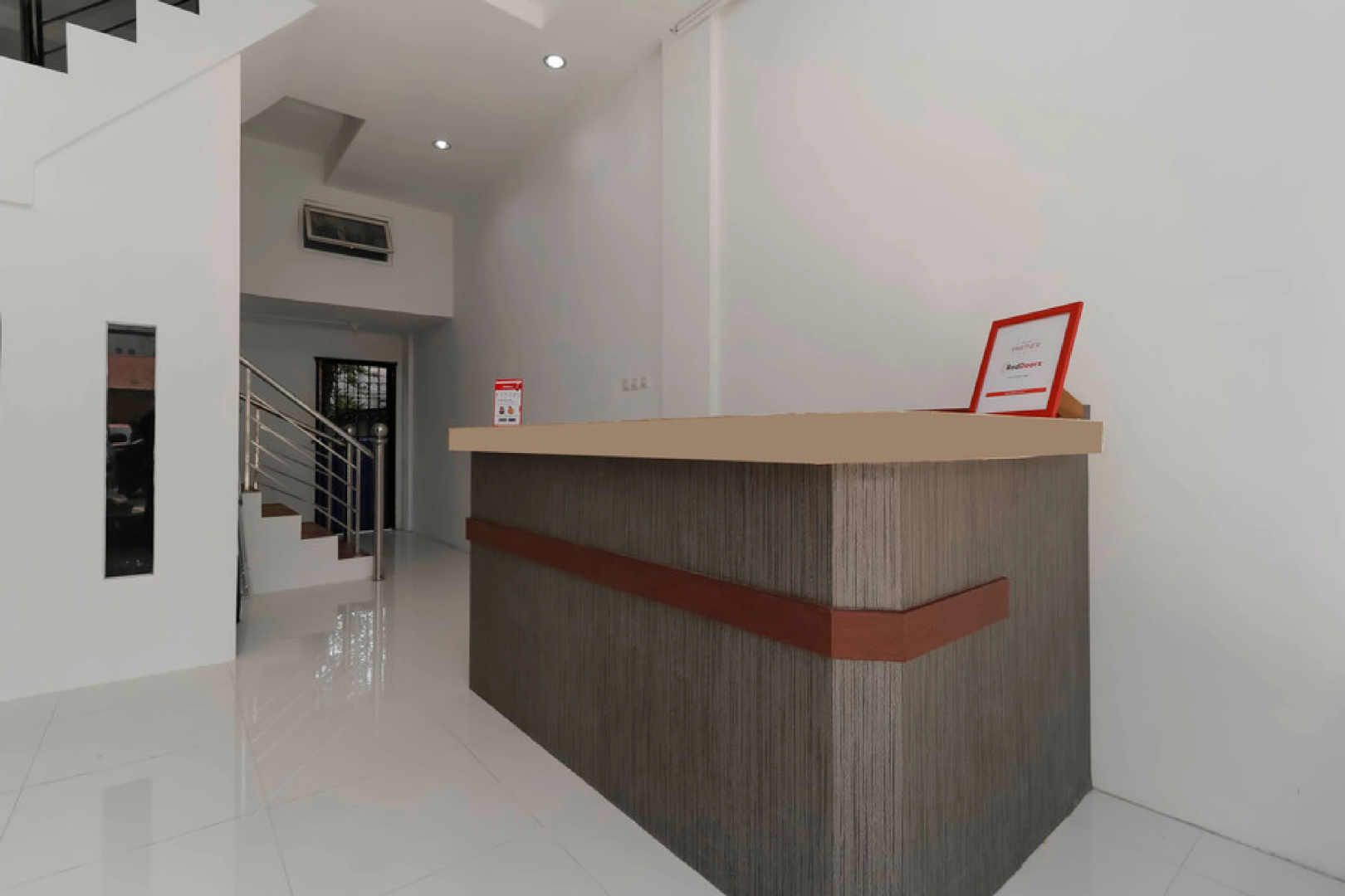 Photo - RedDoorz Plus near RS Royal Prima