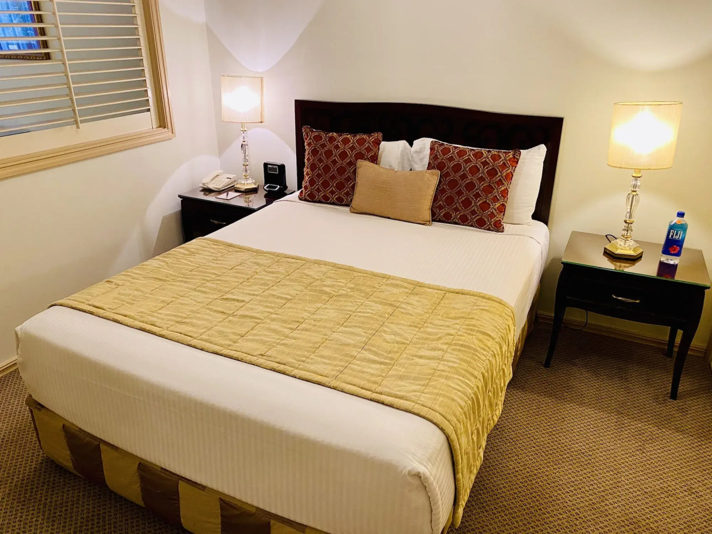 Photo - Royal Albert Hotel