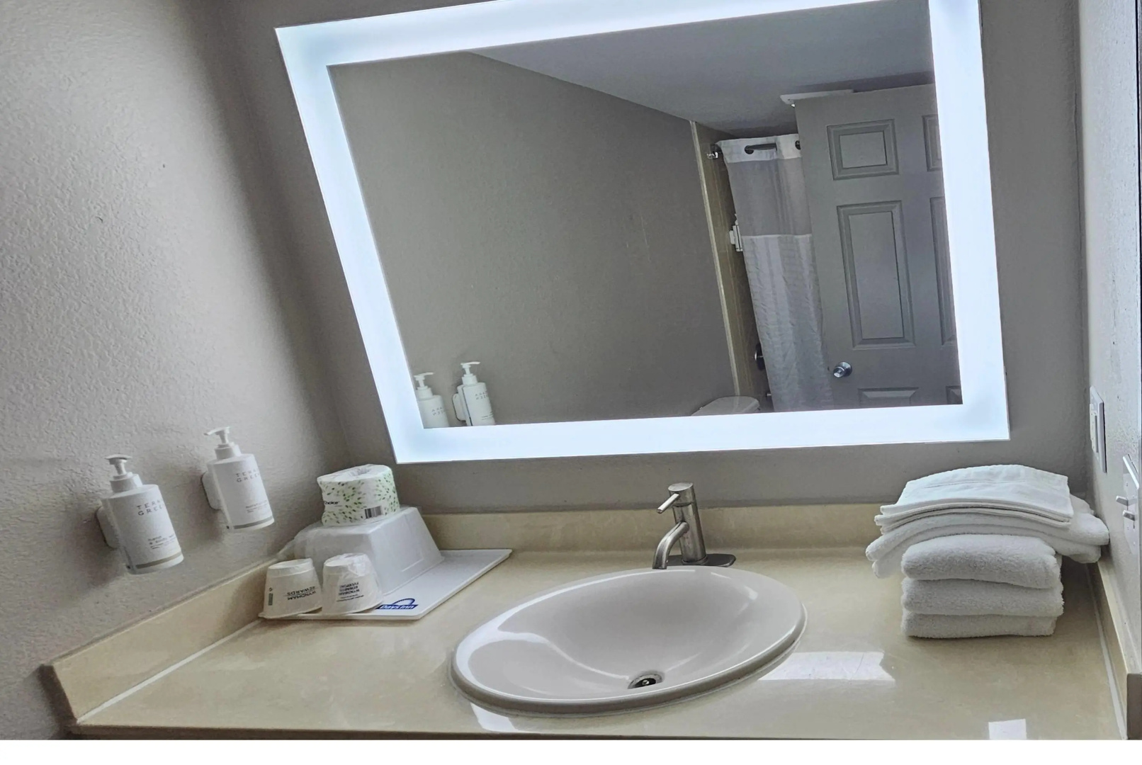 Foto - Days Inn & Suites by Wyndham Tampa/Fairground/Casino Area