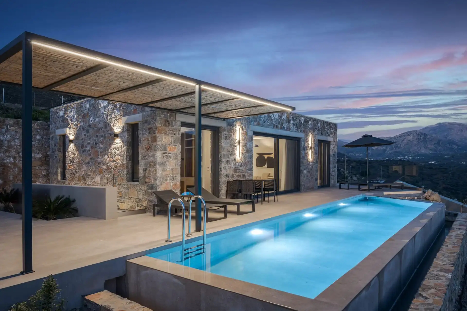 Photo - Neromai Cave Luxury Villas