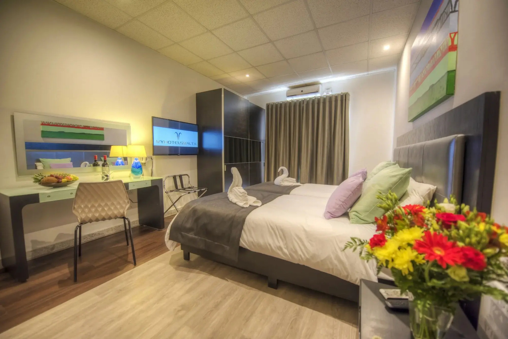 Photo - St. Julian's Bay Hotel
