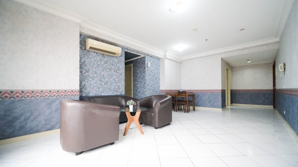 Best Deal And Homey 2Br At Taman Beverly Apartment