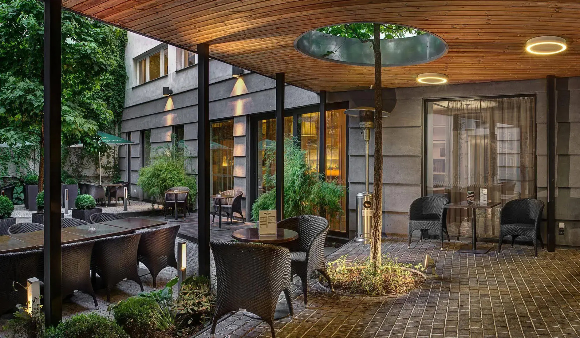 Foto - Three Crowns Hotel