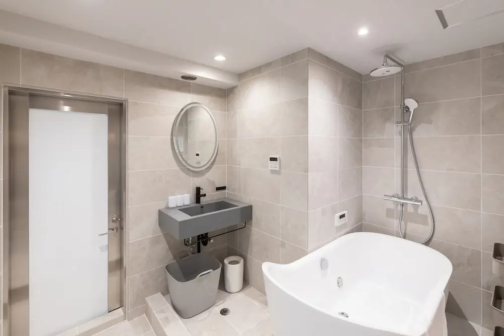 Foto - ONE WORLD Sakaisuji Hommachi