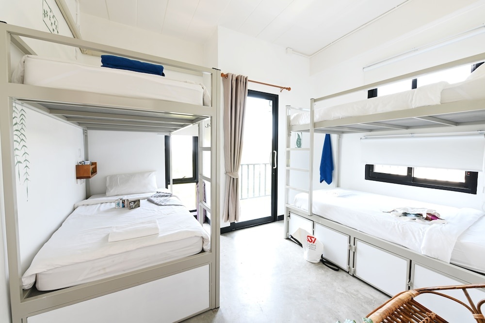 The Dearly Koh Tao Hostel
