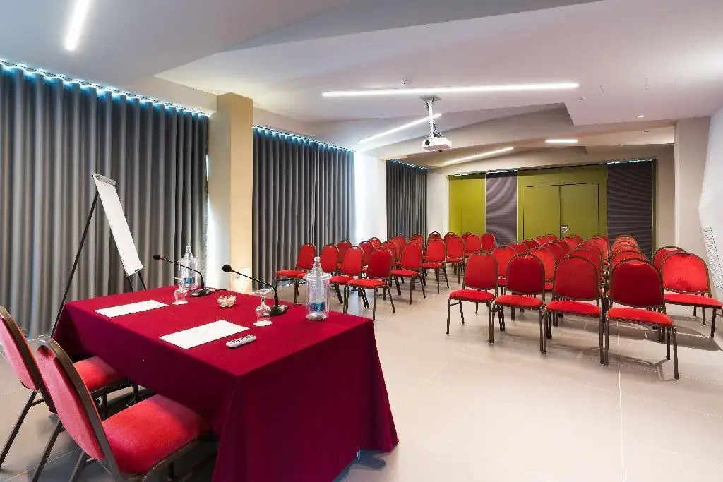 Photo - Saracen Sands Hotel & Congress Centre