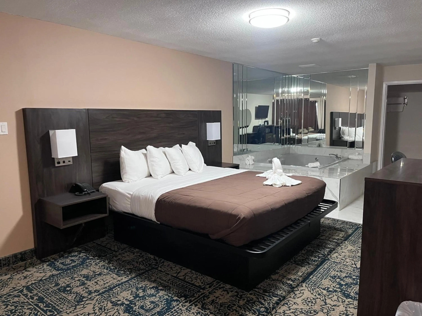 Foto - Falls Lodge & Suites