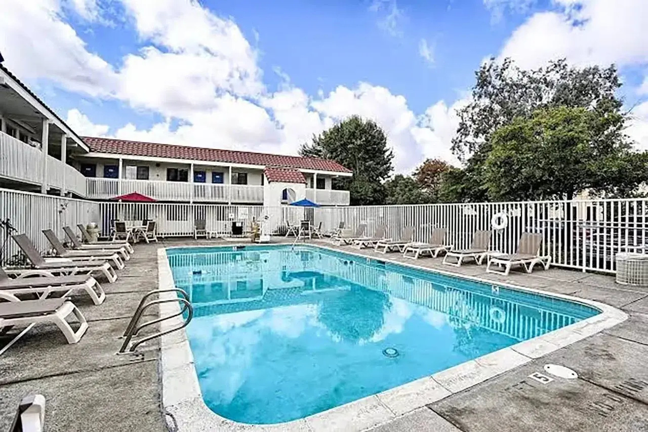 Photo - Super 8 by Wyndham Petaluma