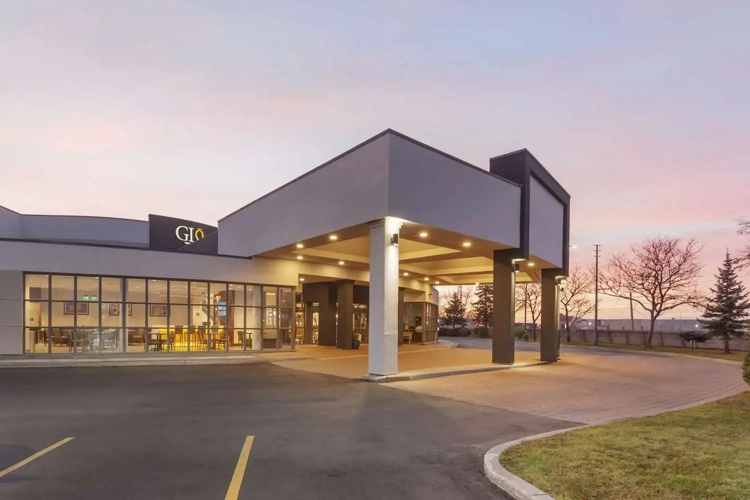 Photo - GLō Best Western Mississauga Corporate Centre