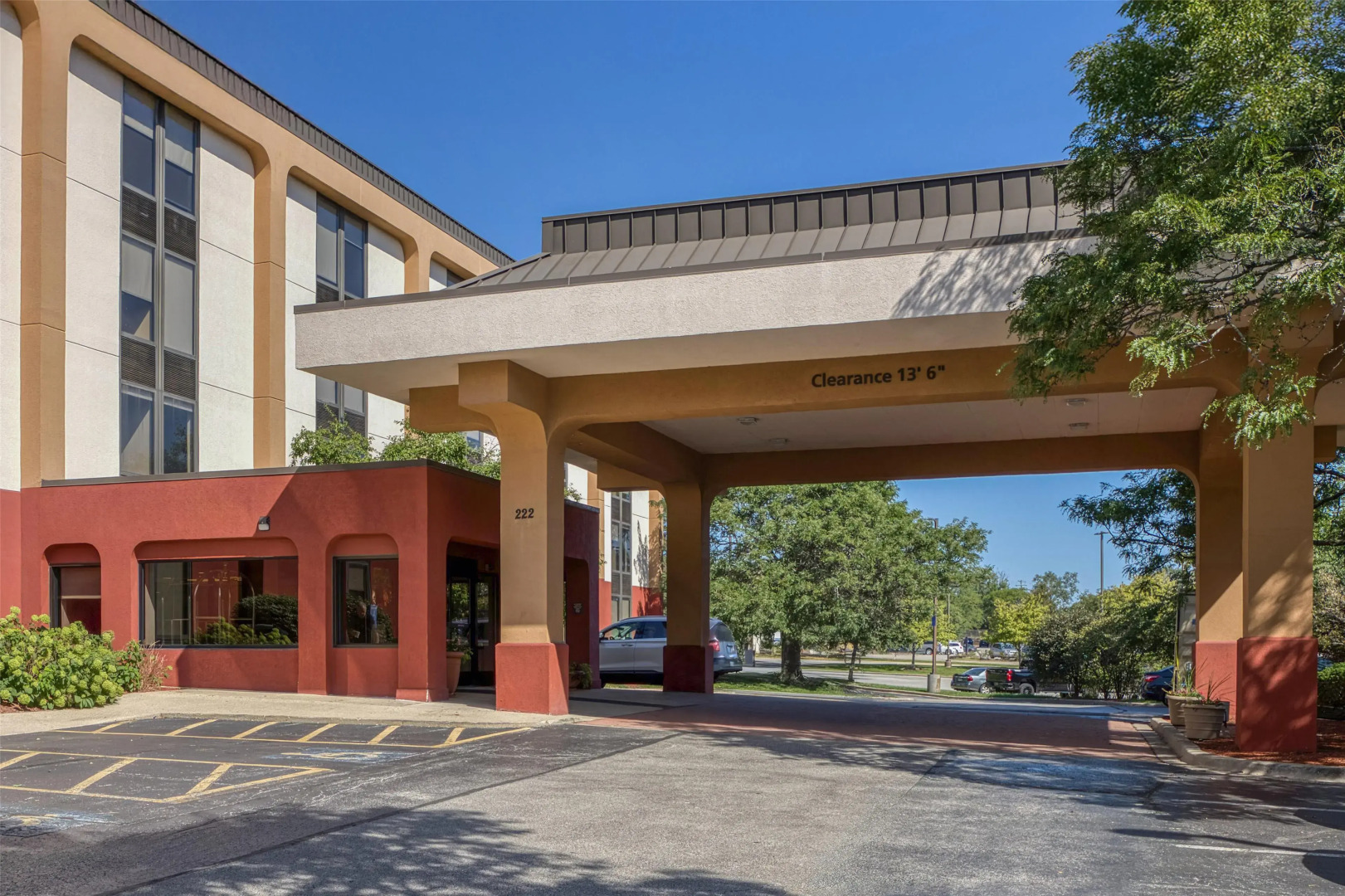 Foto - SureStay Plus Hotel by Best Western Chicago Lombard